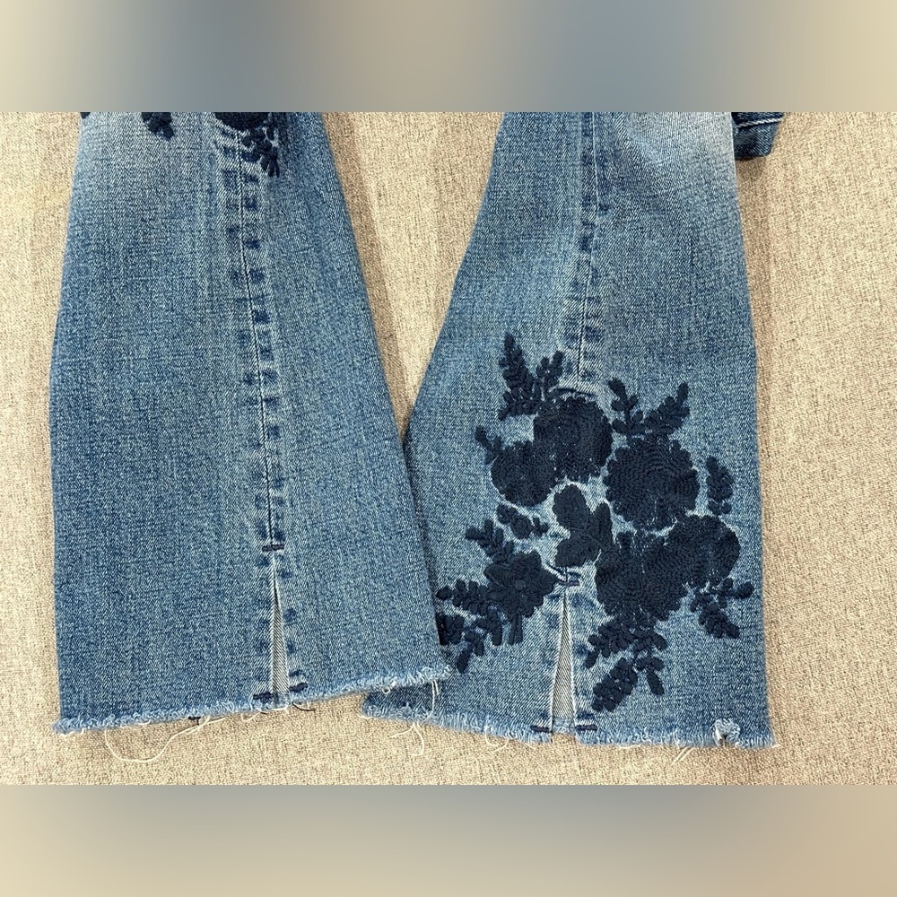 Abercrombie & Fitch Simone High Rise Ankle Flare Jeans - Picture 7 of 7